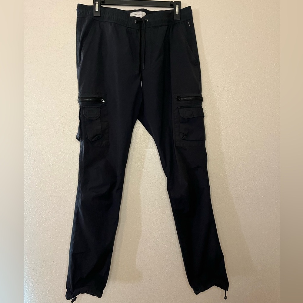 PacSun Black Men’s Slim cargo pants. Size L